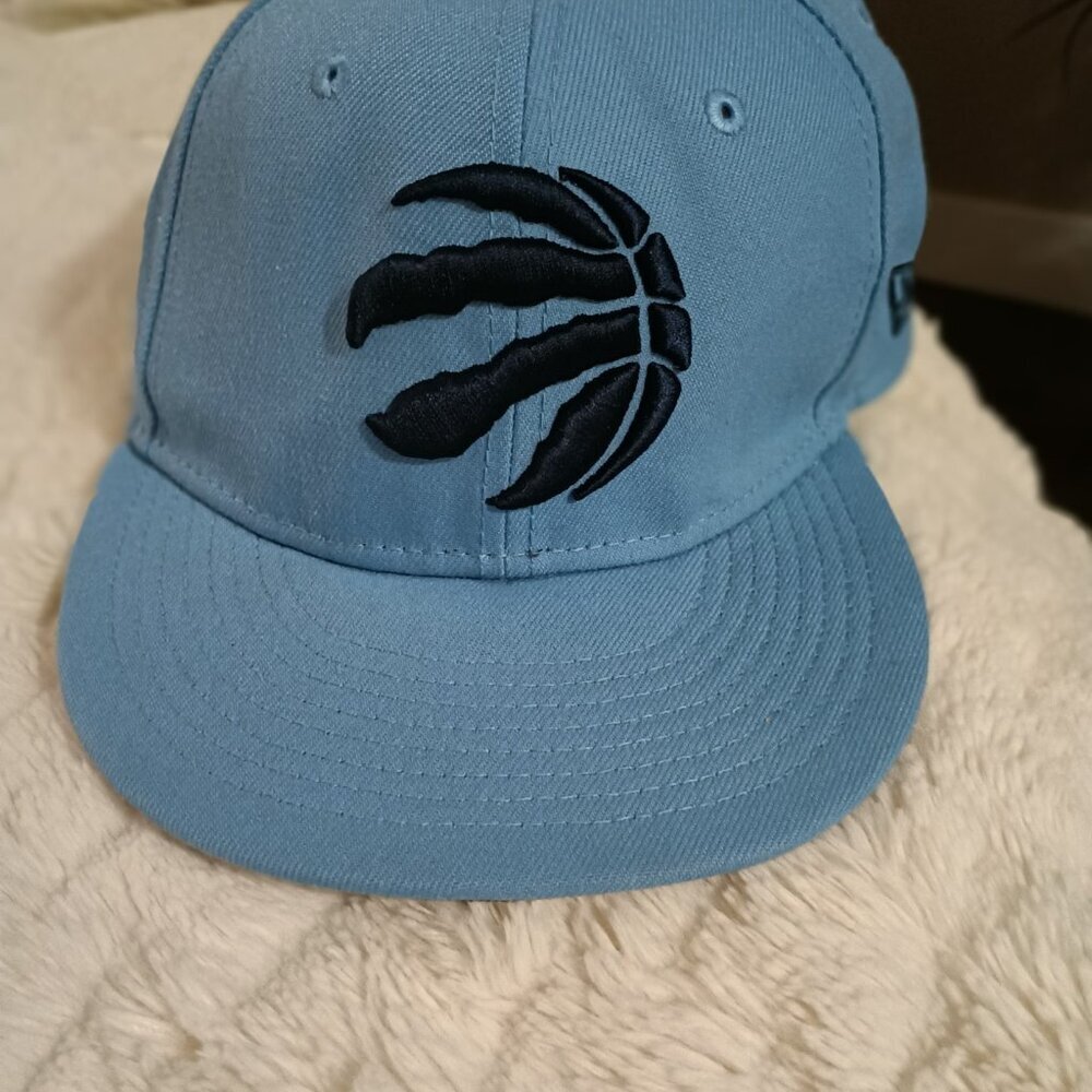 TORONTO RAPTORS NBA BASKETBALL ADJUSTABLE - Picture 2 of 4